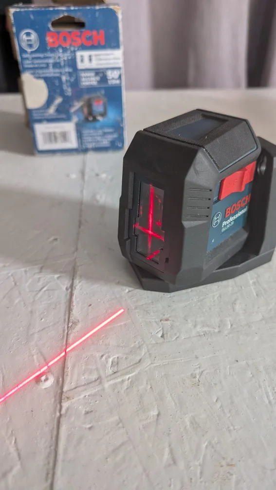 Bosch GLL50-20 Professional Self-Leveling Cross-Line Laser thumbnail