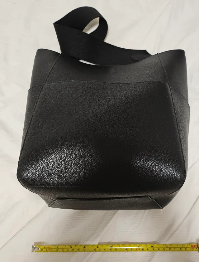Black Leather Shoulder Bag image indicator(2)