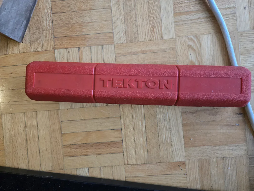 Tekton Torque Wrench With Case image indicator(3)