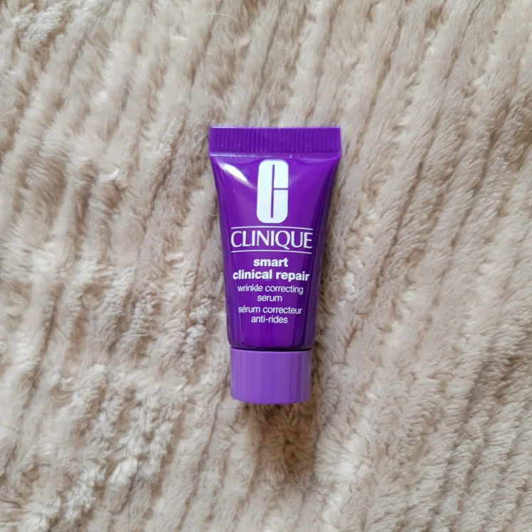 💟 14pc Clinique Moisturizer and Serum sample bundle image indicator(10)