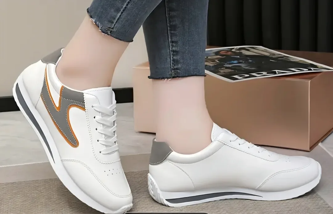 White Fashion Sneakers - Size 7.5 image indicator(2)