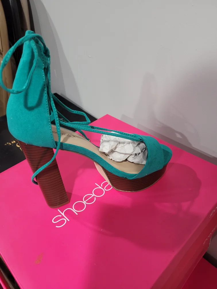 Shoedazzle Carmyn Green Multi Sandals - Size 9 thumbnail