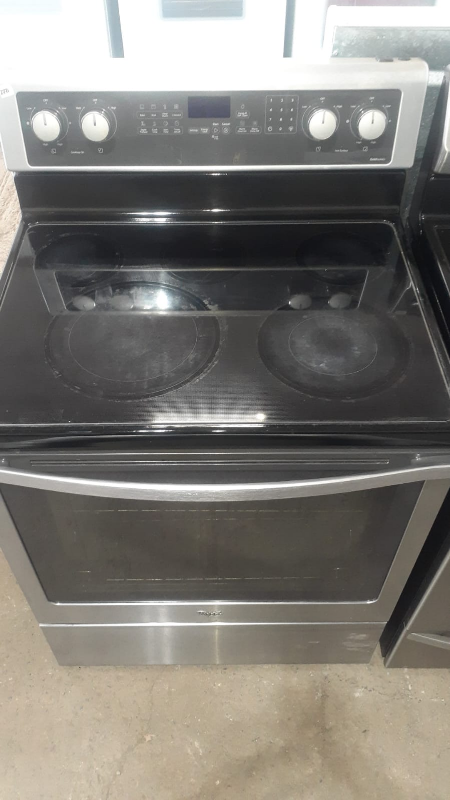 Whirlpool Electric Stove - photo 3
