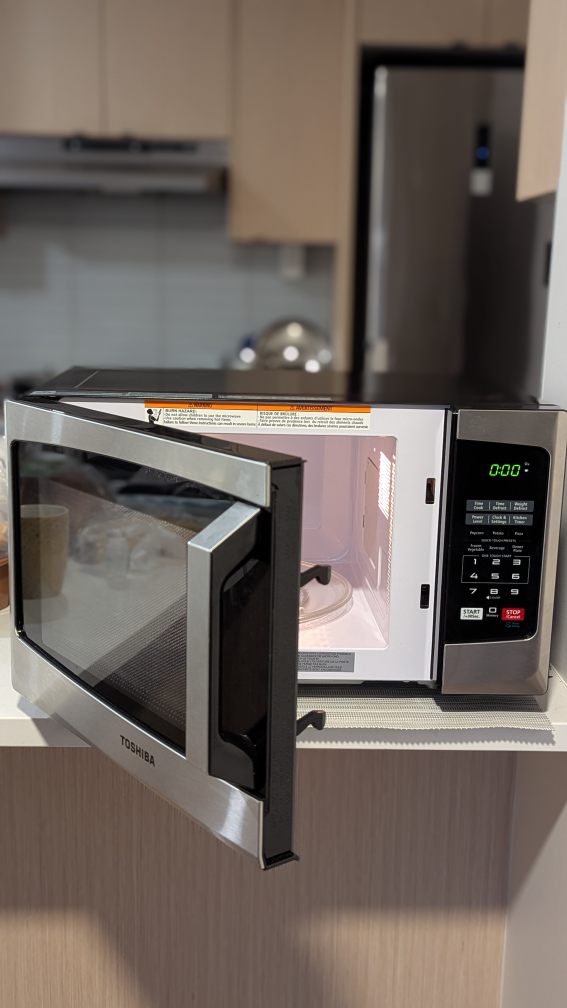 Toshiba Microwave Oven - photo 2