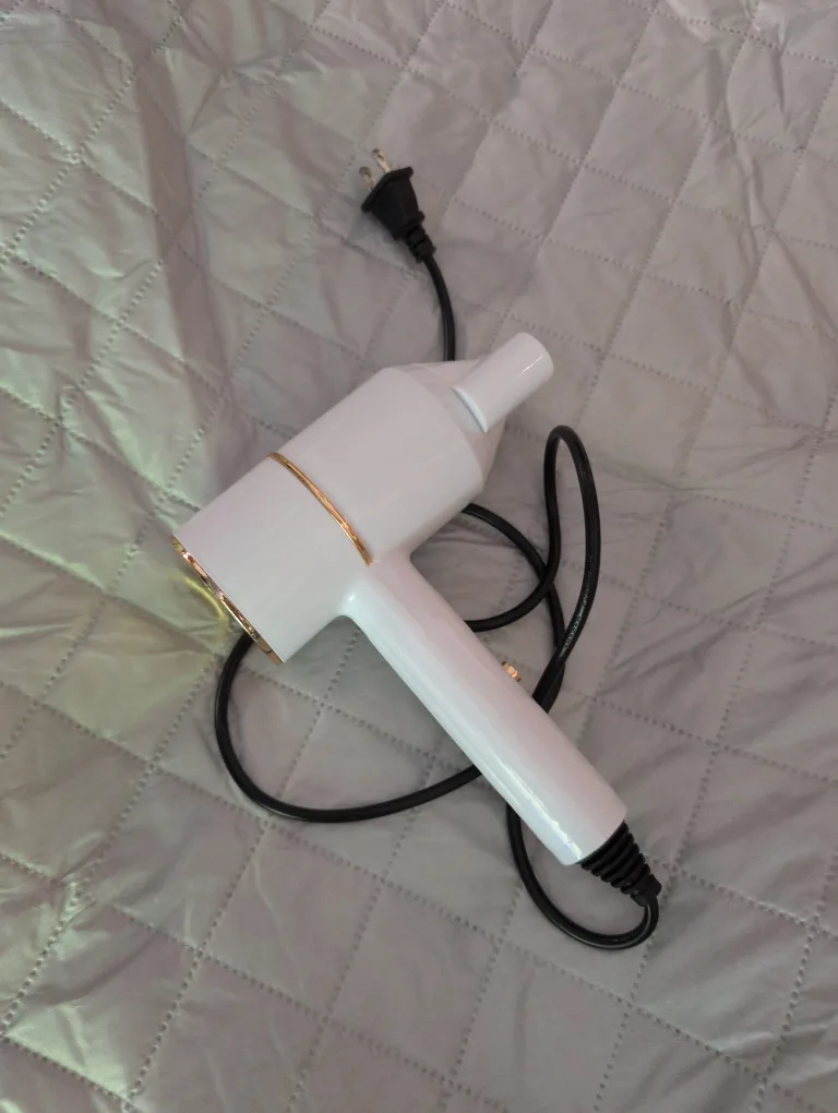 #freecycle White Hair Dryer thumbnail