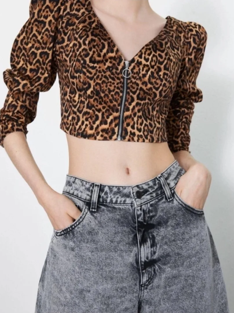 Zara Leopard Print Zip-Up Crop Top NWOT image indicator(3)