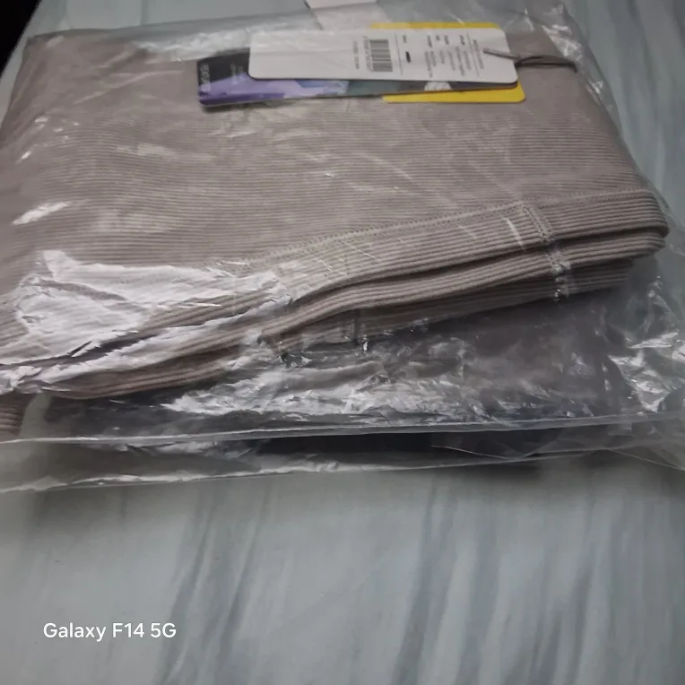 Korean Leggings (plz read description) thumbnail