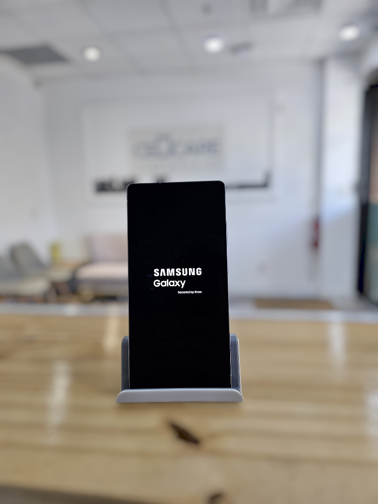 Like New Samsung Galaxy S25 Ultra 5G - Unlocked! - photo 3