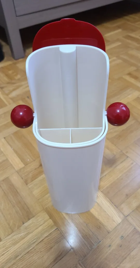 Makeup Brush Holder with Lid🥕 image indicator(2)