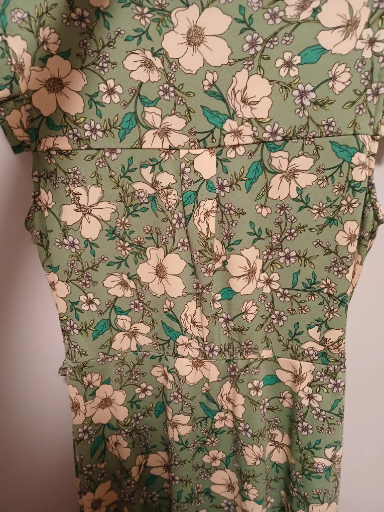 Monteau Los Angeles Floral Dress - Size Small image indicator(4)