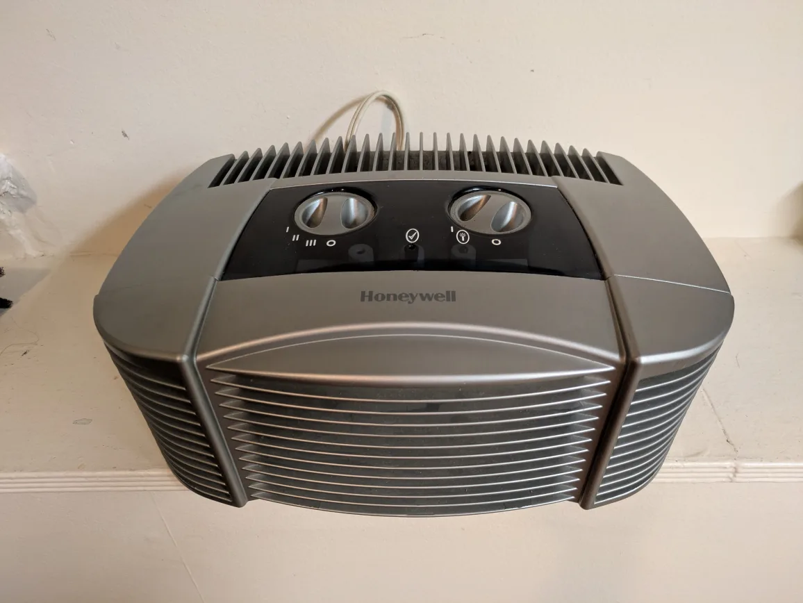Honeywell Air Purifier thumbnail
