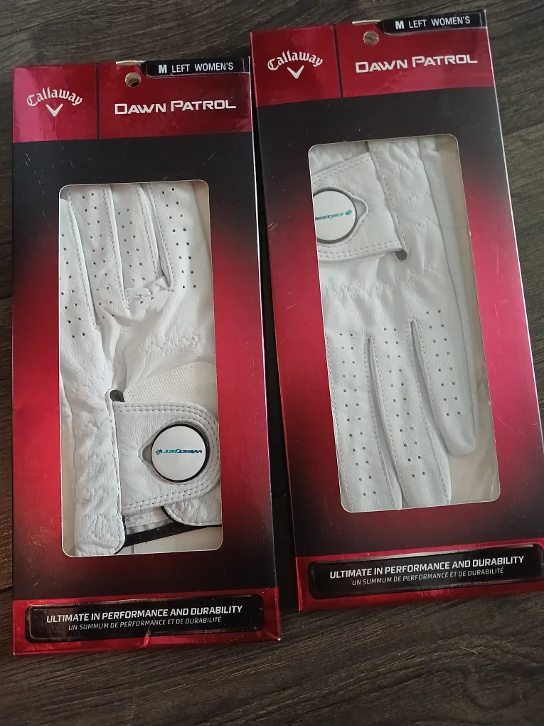 Callaway Dawn Patrol Golf Gloves and Golf Balls thumbnail