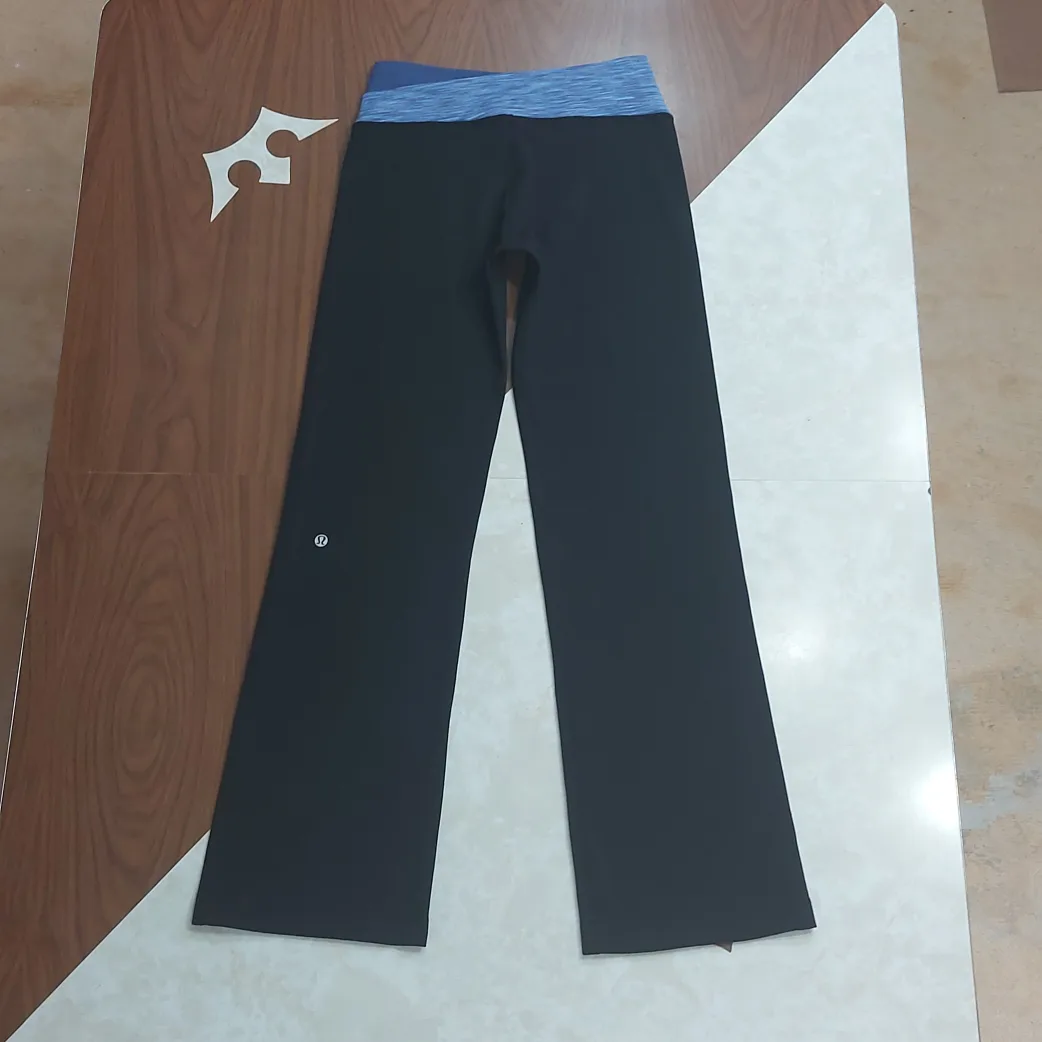 Lululemon yoga pants size 6 🛍 trades accepted! thumbnail
