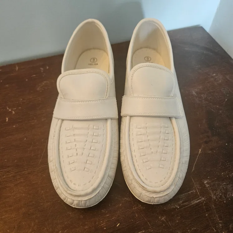 Penman's leather casual Woman's white slip on shoes size 9 thumbnail