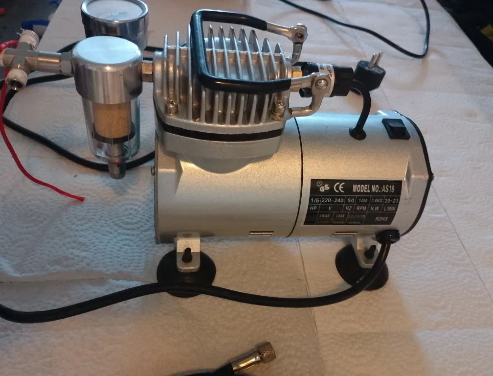 AS NEW Air-Brush, Airstorm Compressor Grey thumbnail