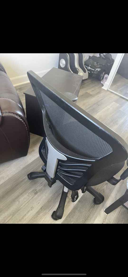 Black Adjustable Office Chair - photo 2