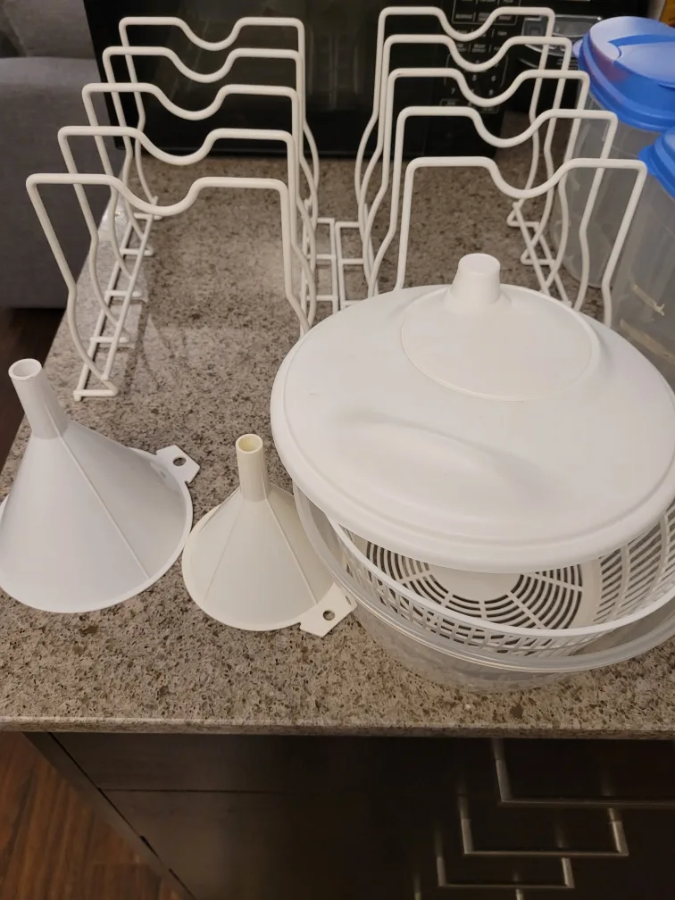 Kitchen Essentials Sets  and garbage bin 13 pieces image indicator(2)