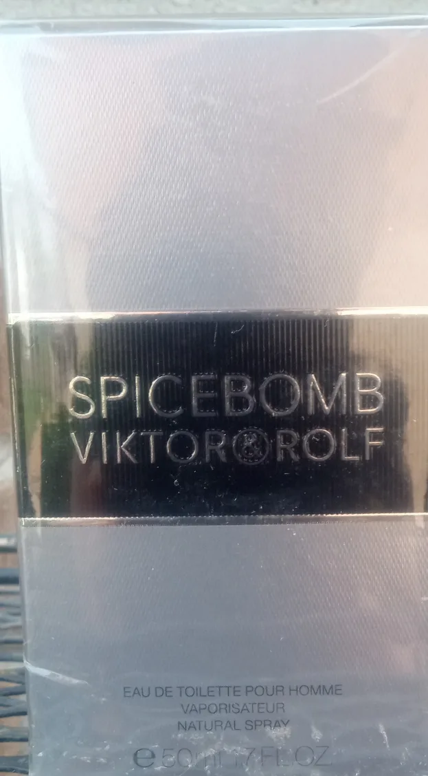 Viktor & Rolf Spicebomb Cologne thumbnail
