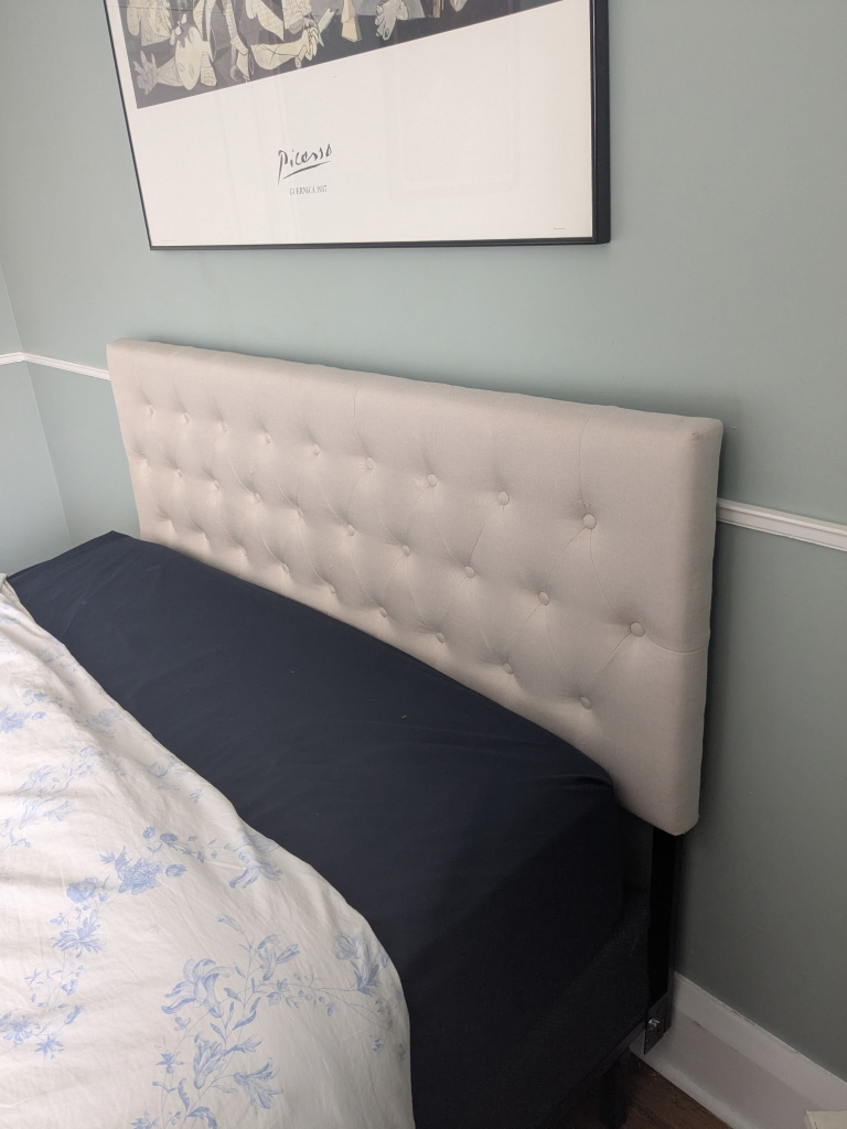Queen-size Tufted Headboard & bedframe