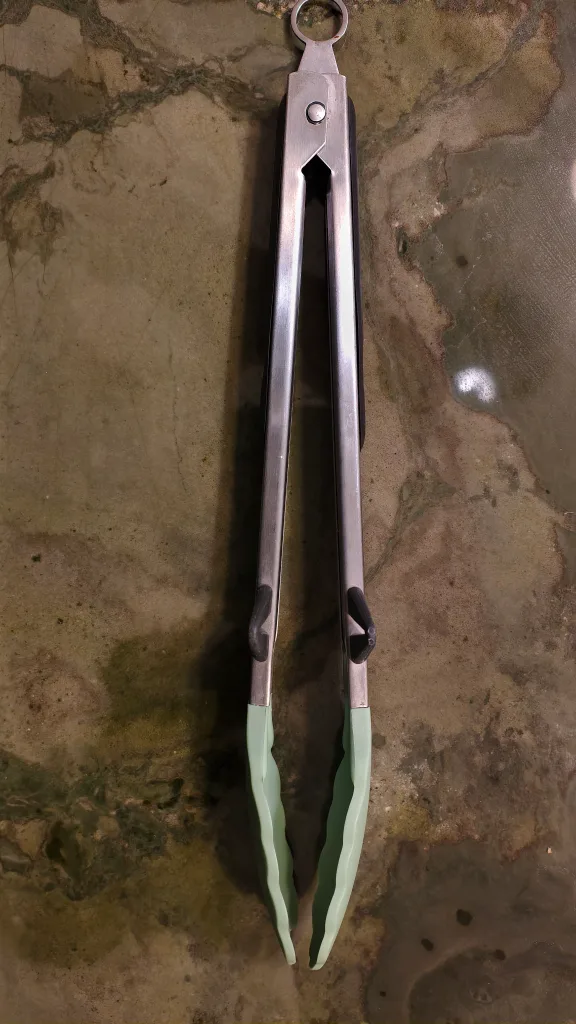 Kitchen Tongs with Silicone Tips #freecycle thumbnail