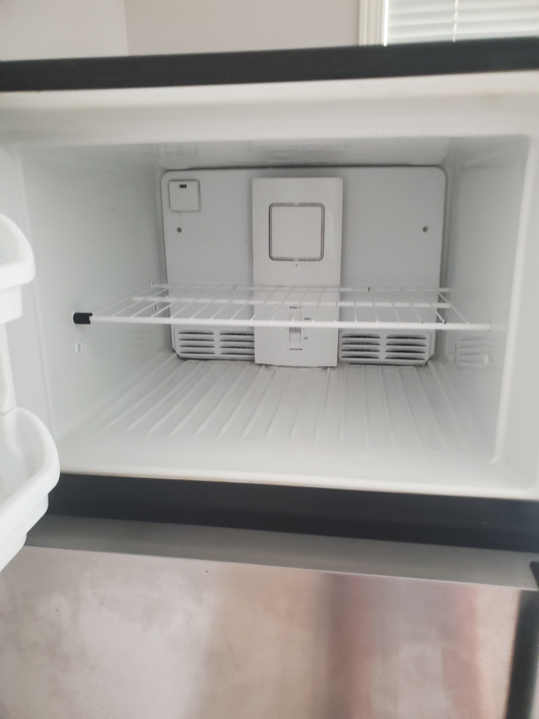 Frigidaire Fridge - Great for Small Spaces - photo 4