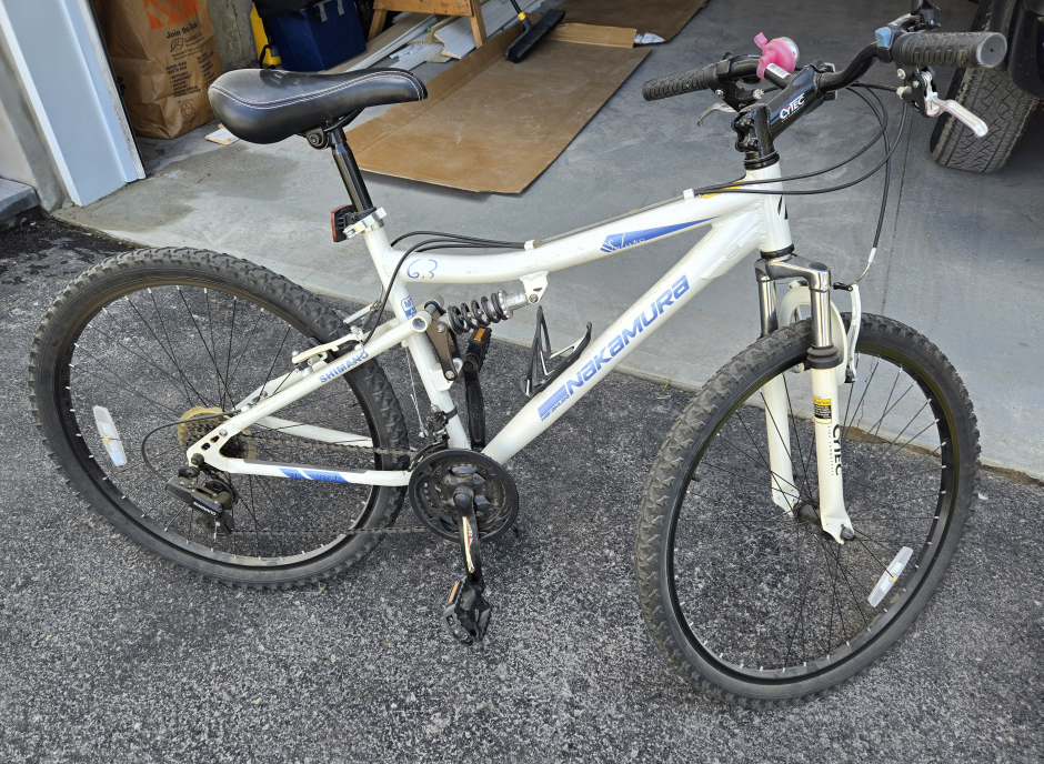 FREE Nakamura Hybrid Mountain Bike
