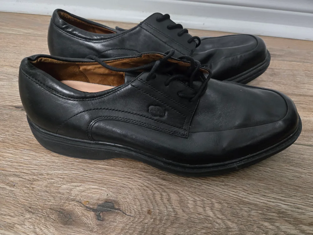 Dr. Comfort Black Lace Up Shoes thumbnail