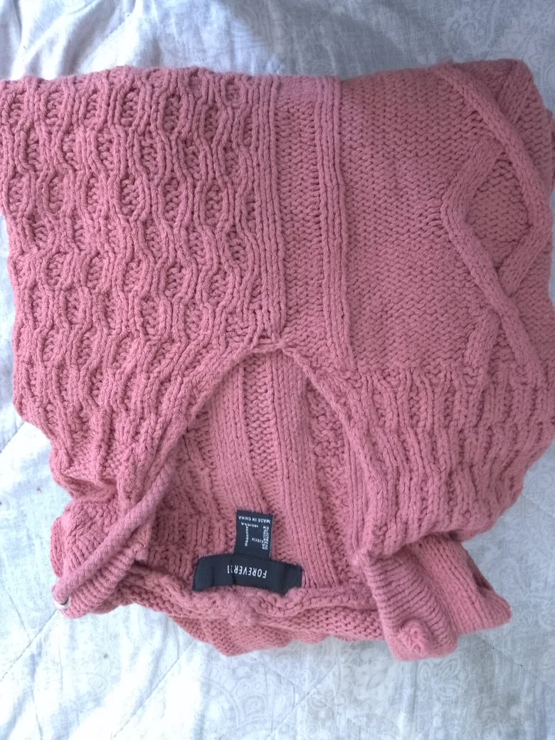 Forever 21 Faded pink knit sweater #freecycle 🥕🌟 thumbnail