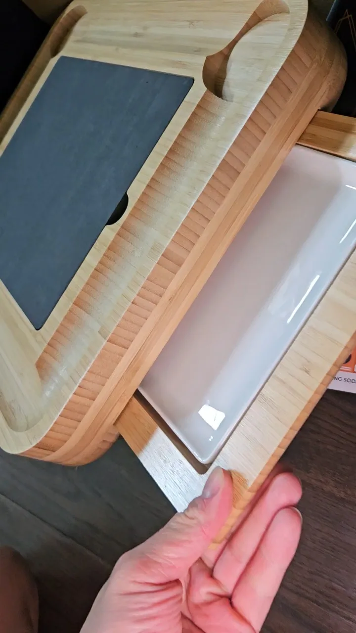 Smirly Charcuterie Board Set image indicator(6)