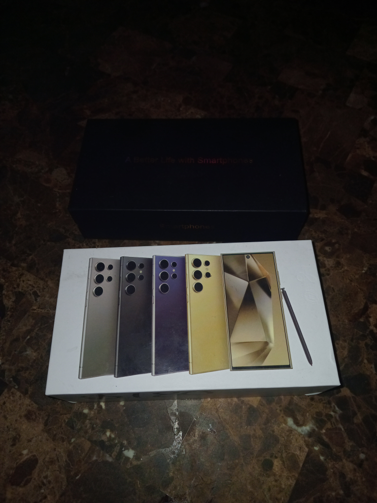 Two Samsung Smartphone - New in Box $600 - photo 4