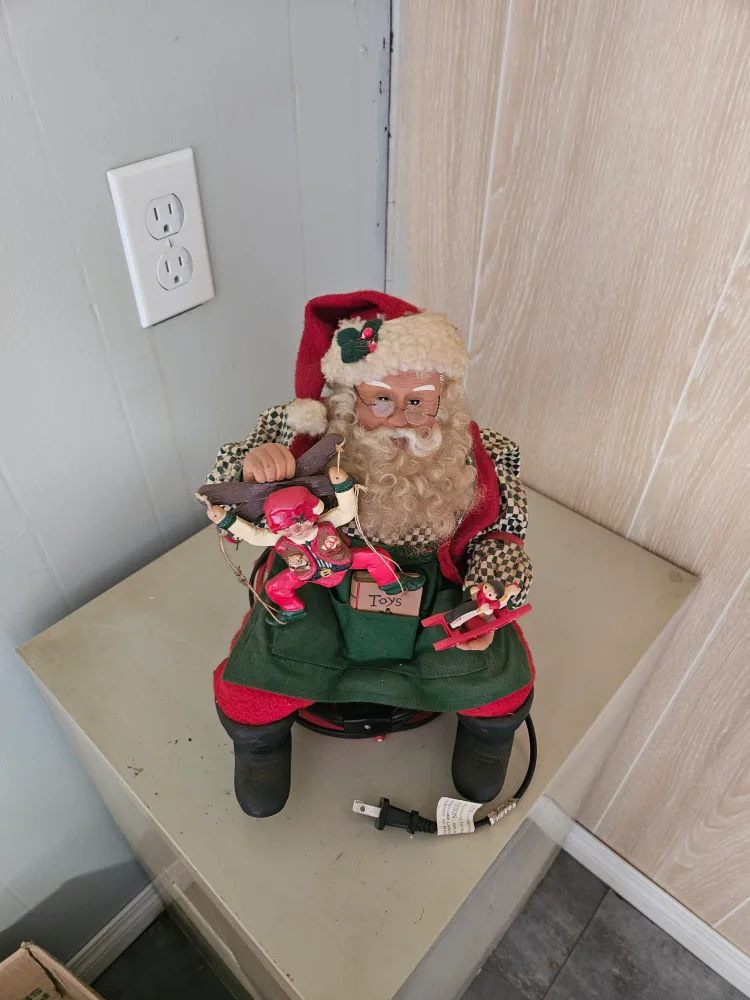 Animated Santa Claus Decoration thumbnail
