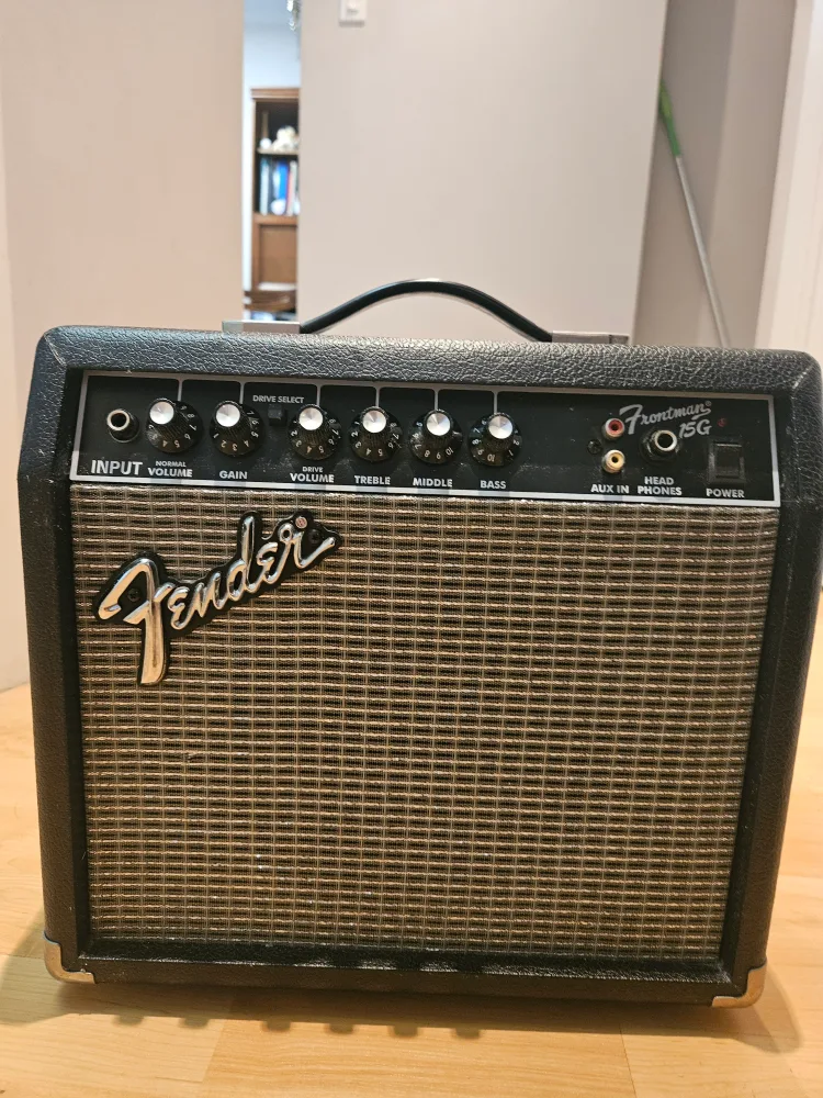 Yamaha Pacifica Electric Guitar with 15G Amp and Hard Case image indicator(9)