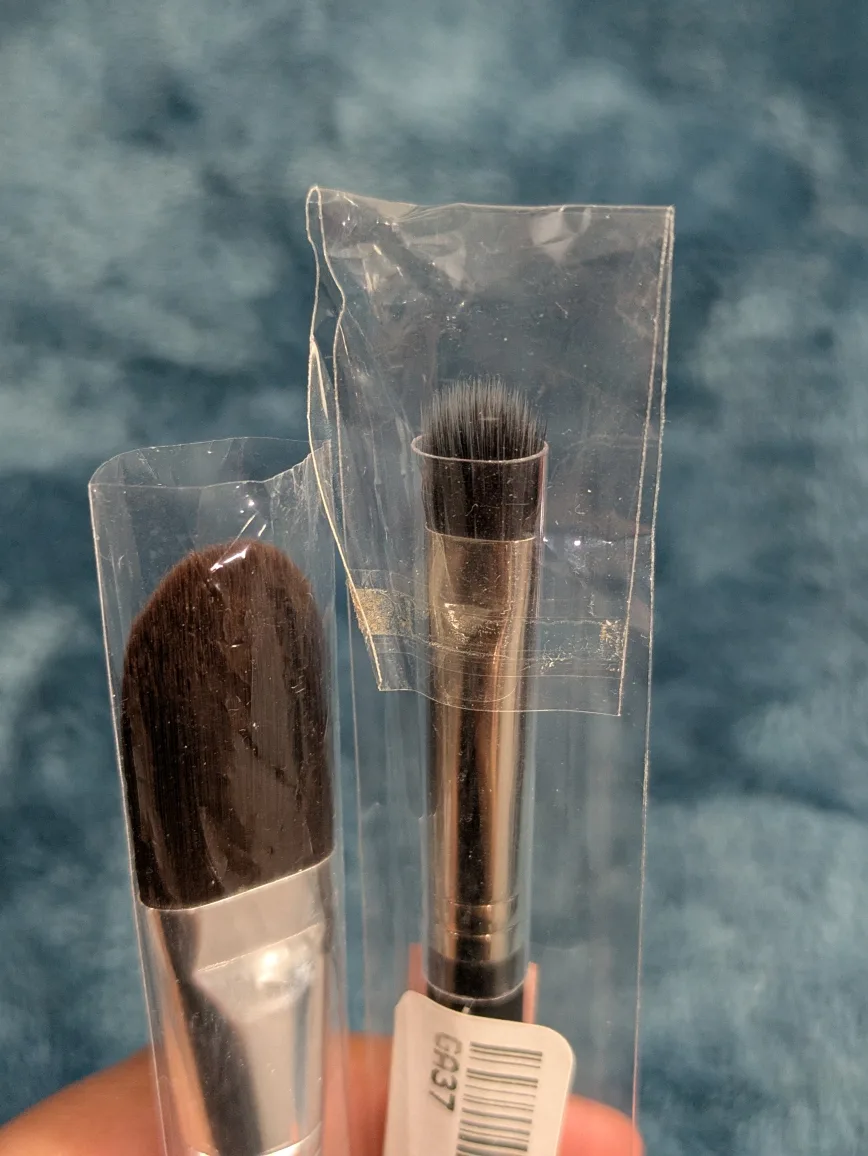 Set of New Makeup Brushes image indicator(2)