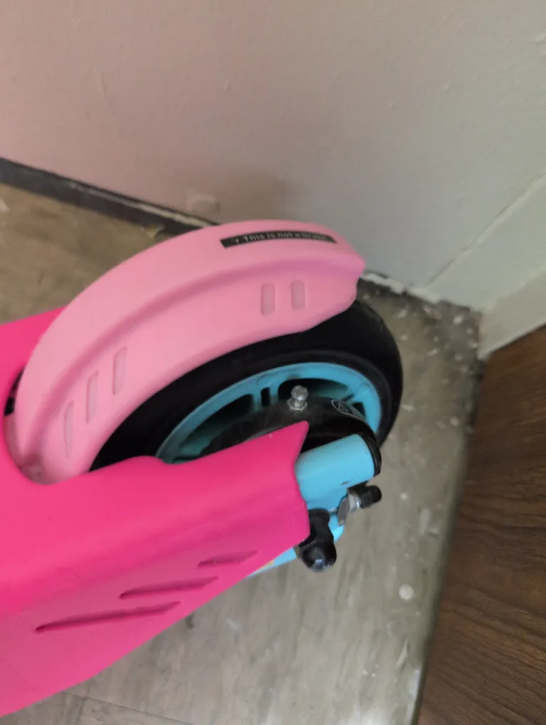 LOL Surprise! Electric Scooter - Pink & Blue image indicator(2)