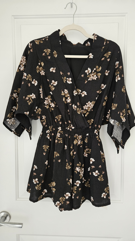 Beautiful Floral Print Romper (black, brown, white), Size Small - photo 3