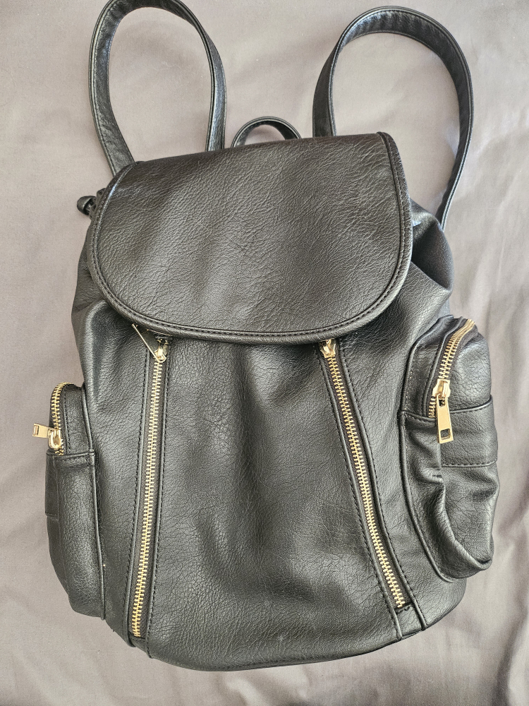 Black leather backpack purse - photo 2
