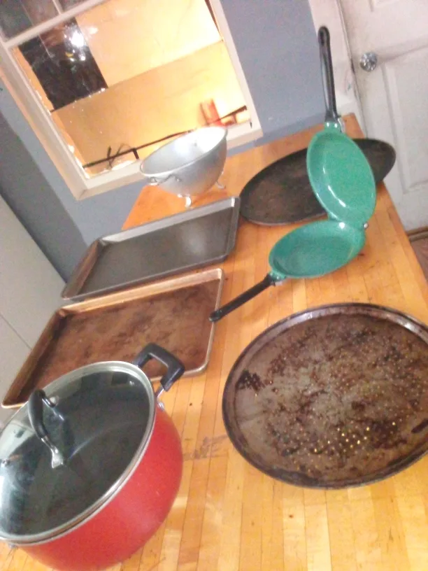 Used Cooking Pans and Pot thumbnail