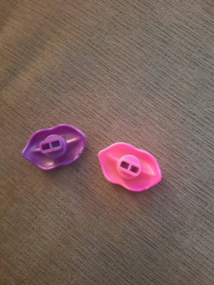 Pink & Purple Toy Lips pick up only image indicator(2)