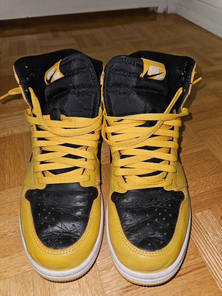 Jordan 1s High Retro Pollens (Men's 10.5) thumbnail