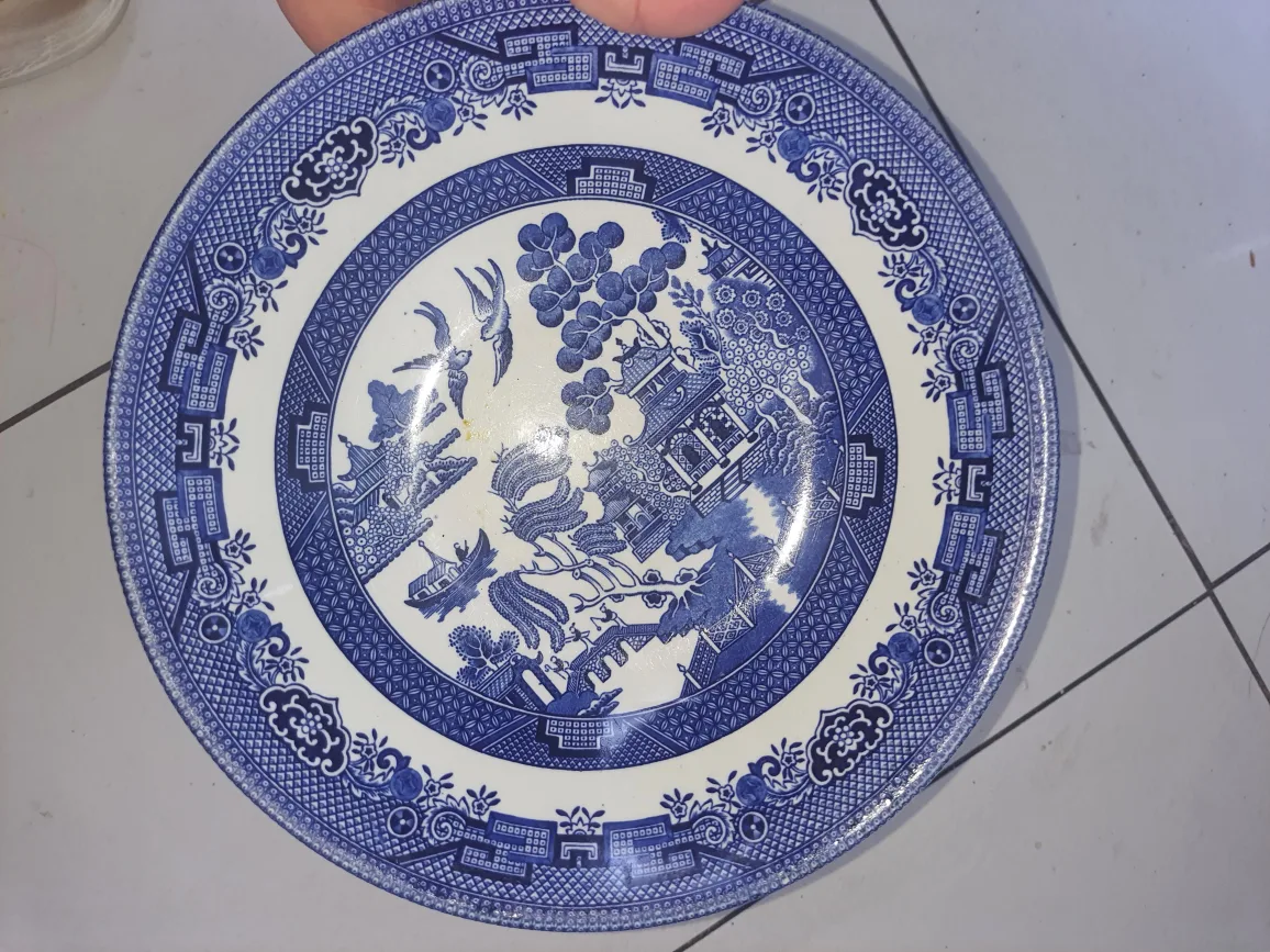 Vintage Blue Willow Plate #freecycle thumbnail