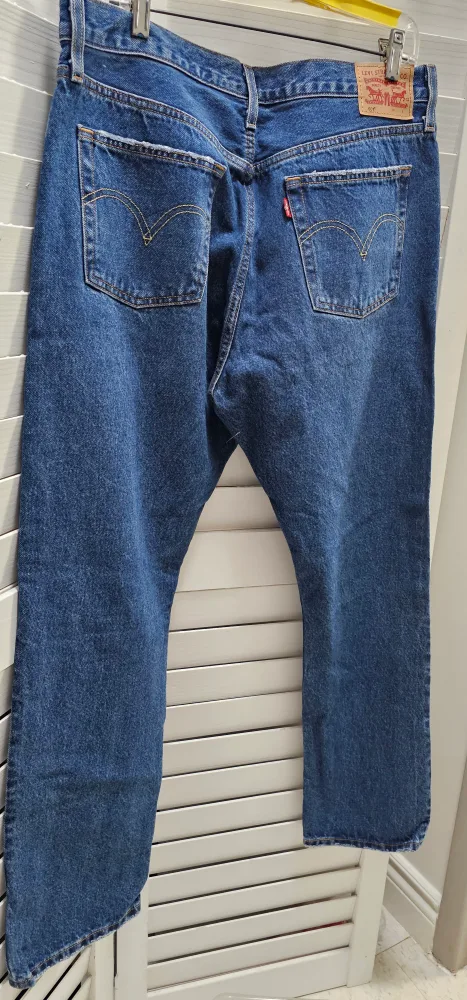 New brand Levi's 501 Jeans - W33 L30 - Distressed image indicator(2)