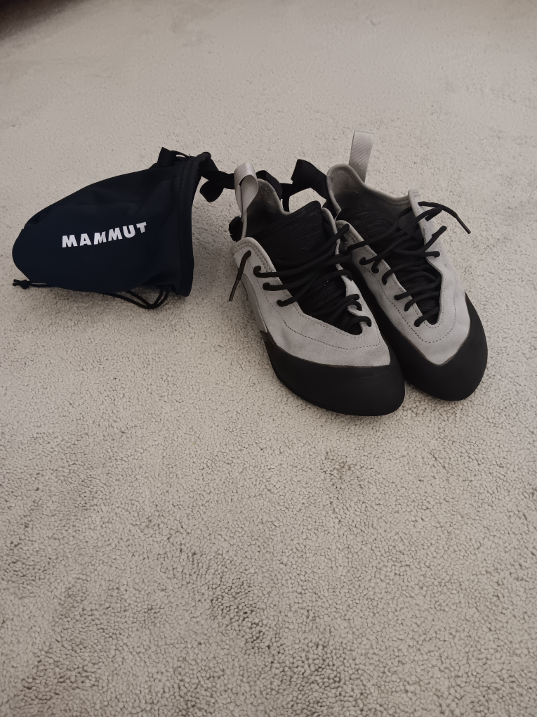 Black Diamond Climbing Shoes with Mammut chalk Bag - photo 4