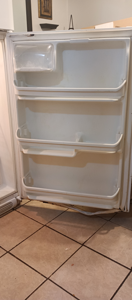 Used Refrigerator - photo 2