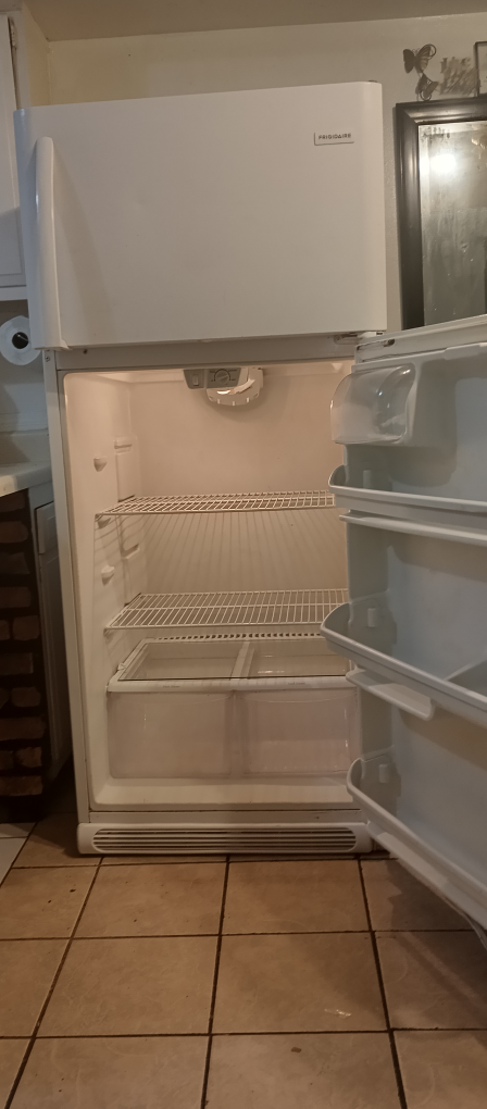 Used Refrigerator - photo 5