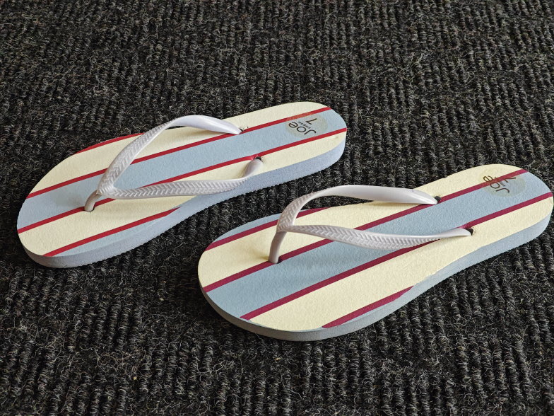 Joe Fresh Women Flip Flops Sandals / Slippers - Size 7