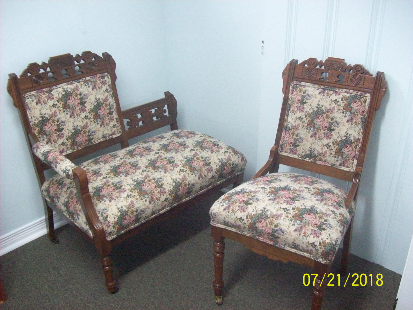 Antique Floral seetee and chair