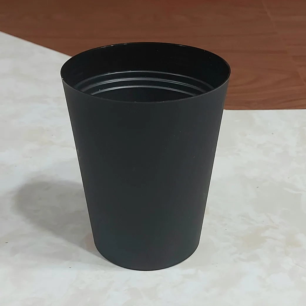 FREE small plastic planter 🪴 #freecycle thumbnail