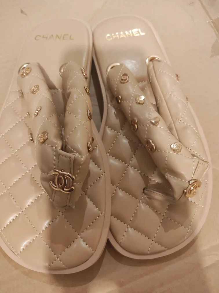 Chanel Beige Thong Sandals image indicator(3)