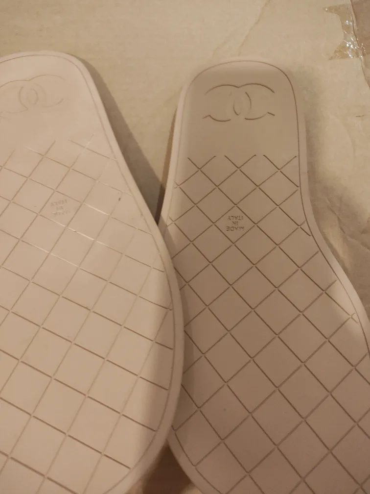 Chanel Beige Thong Sandals image indicator(5)