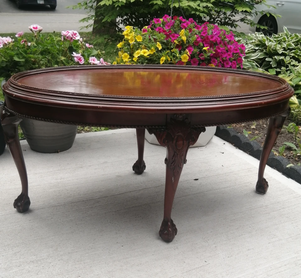 Vintage Oval Coffee Table - photo 2